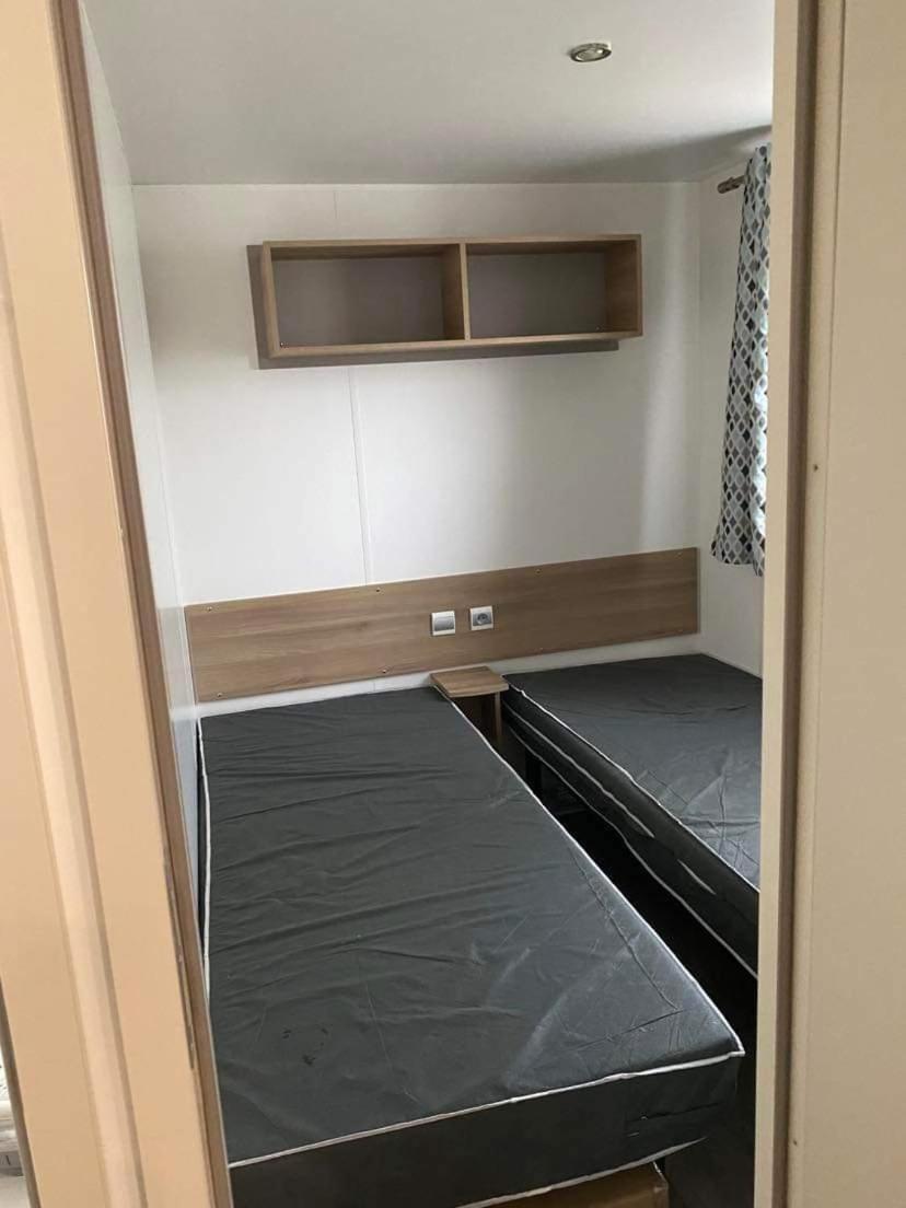 Mobilhome Vias Plage Dans Camping Exterior photo